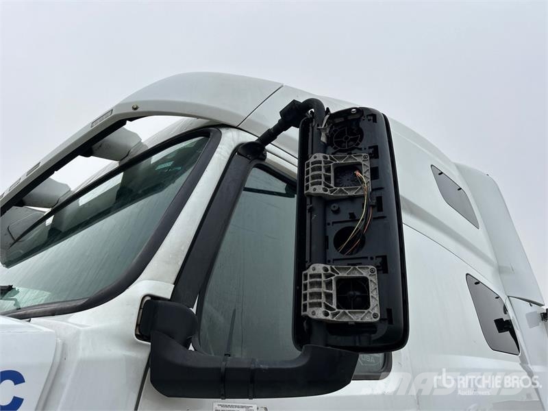 Volvo VNL760 Truck Tractor Units