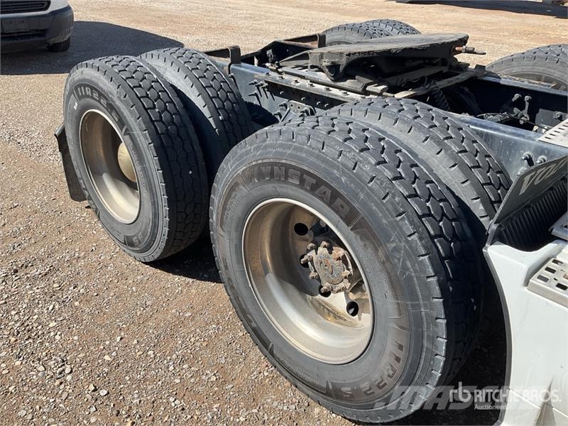 Volvo VNL760 وحدات الجر