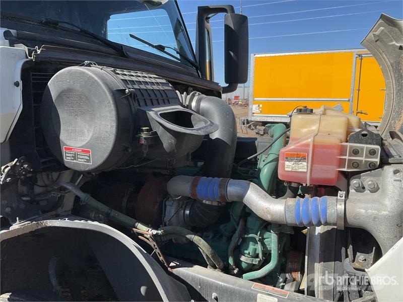 Volvo VNL760 وحدات الجر