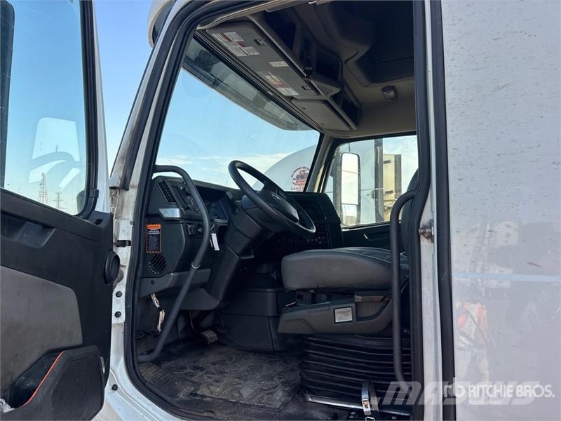 Volvo VNL760 Vlačilci