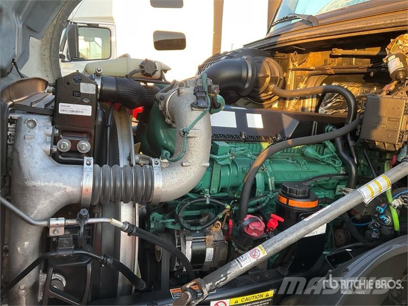 Volvo VNL760 Tegljači
