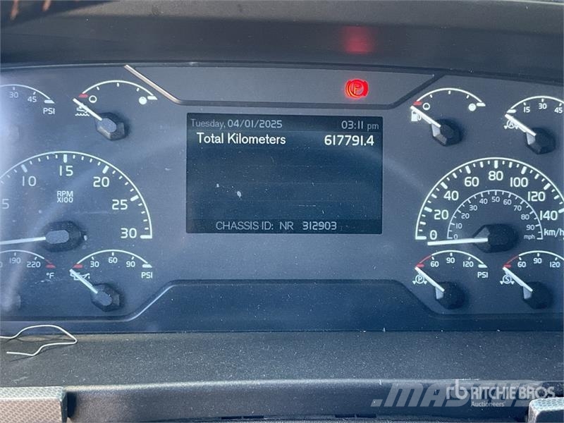 Volvo VNL760 وحدات الجر
