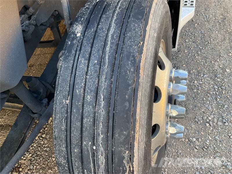 Volvo VNL760 وحدات الجر