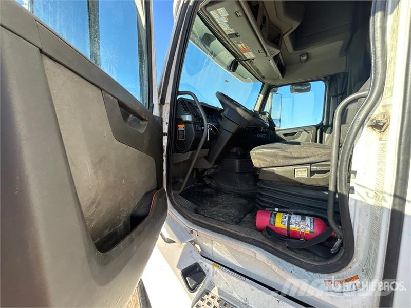 Volvo VNL760 وحدات الجر