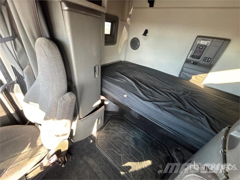 Volvo VNL760 وحدات الجر