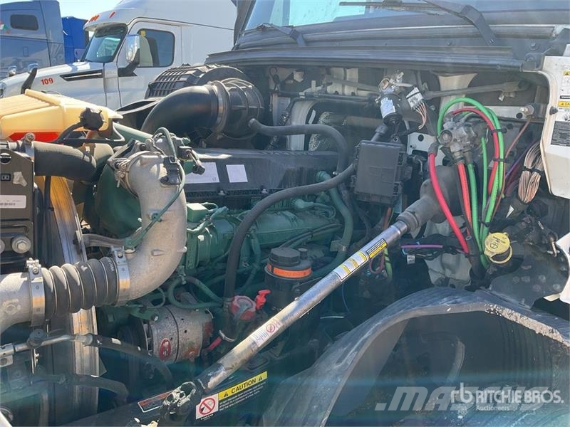Volvo VNL760 وحدات الجر