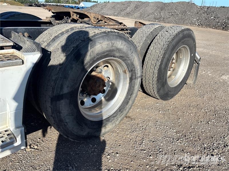 Volvo VNL760 وحدات الجر