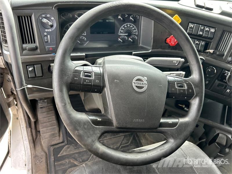 Volvo VNL760 Truck Tractor Units