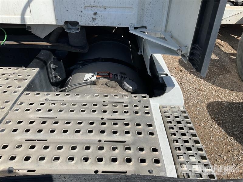 Volvo VNL760 وحدات الجر