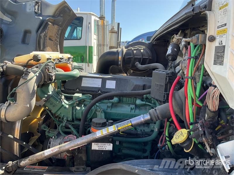 Volvo VNL760 وحدات الجر