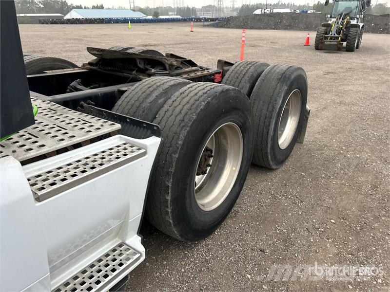Volvo VNL760 Truck Tractor Units