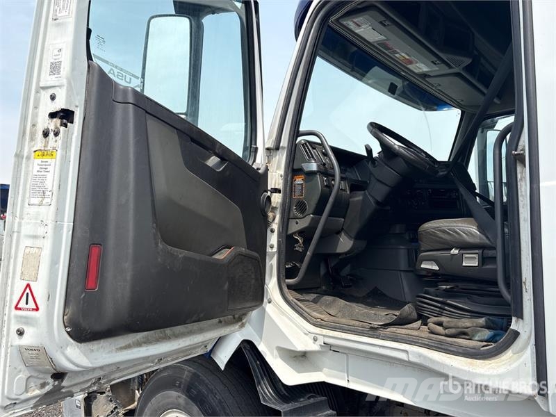Volvo VNL760 Truck Tractor Units