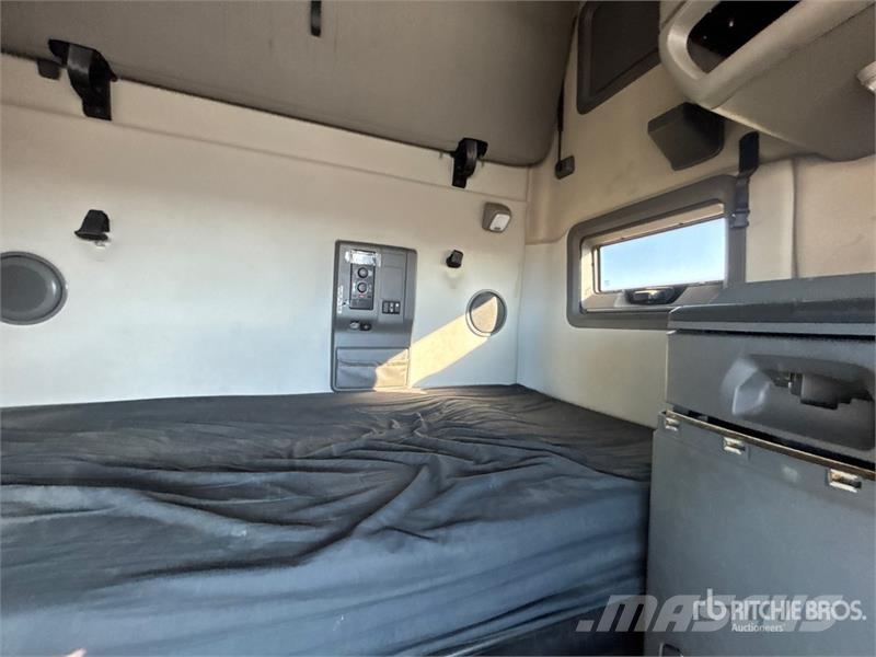 Volvo VNL760 وحدات الجر