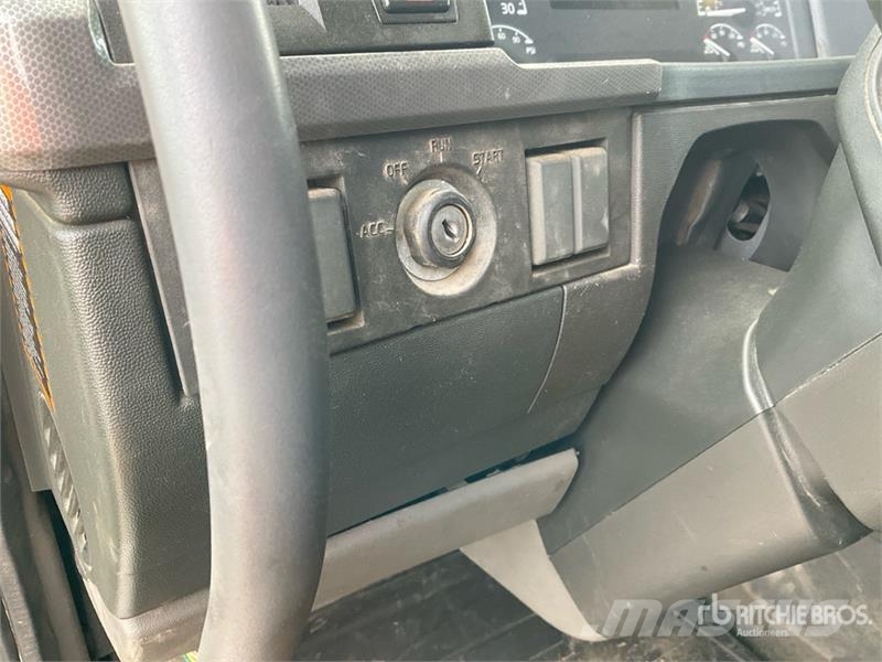 Volvo VNL760 Truck Tractor Units