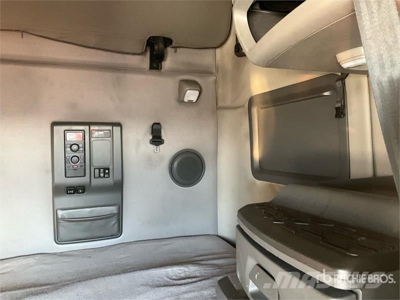 Volvo VNL760 Tegljači