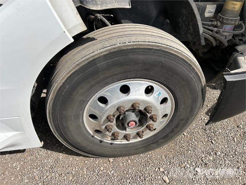 Volvo VNL760 Truck Tractor Units