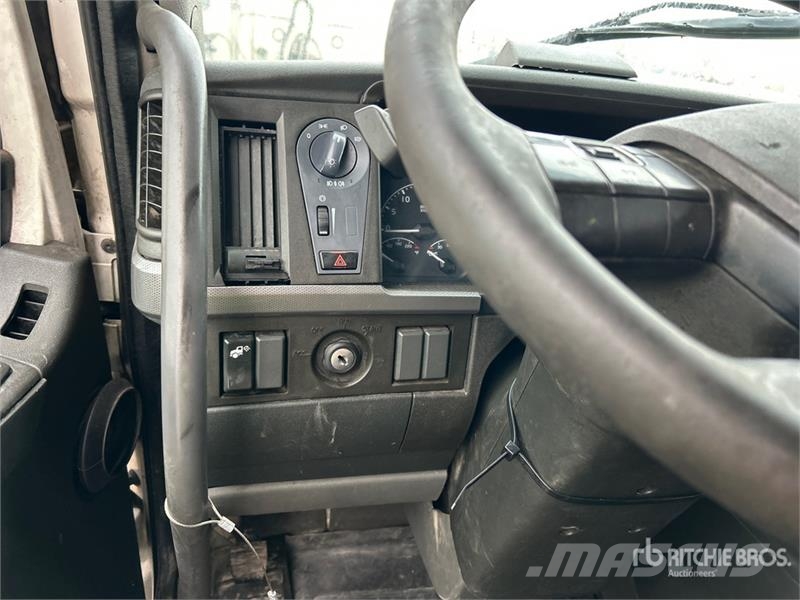 Volvo VNL760 Truck Tractor Units