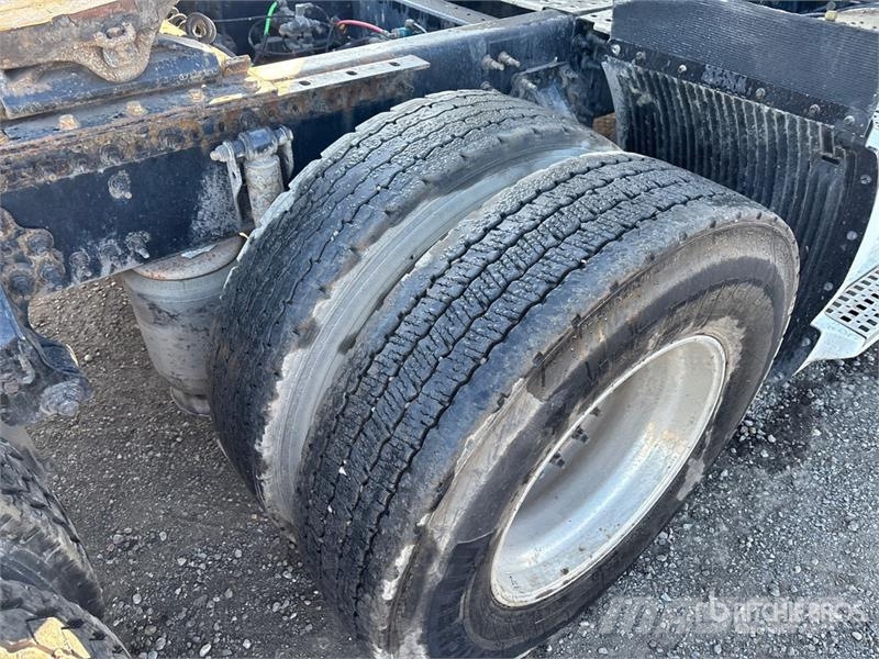 Volvo VNL760 وحدات الجر