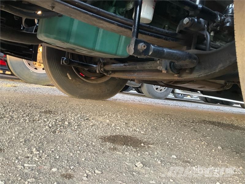 Volvo VNL760 Tegljači