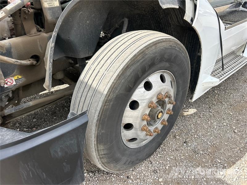 Volvo VNL760 Truck Tractor Units