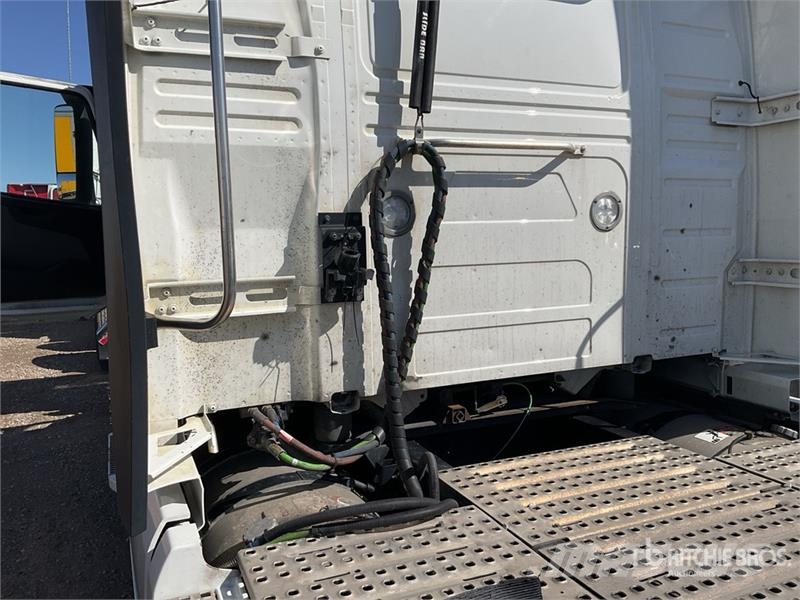Volvo VNL760 وحدات الجر