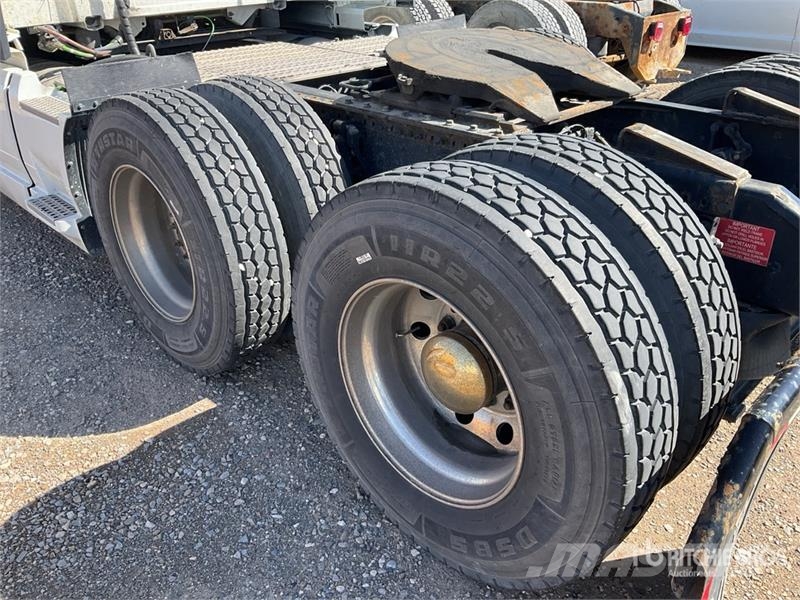 Volvo VNL760 وحدات الجر