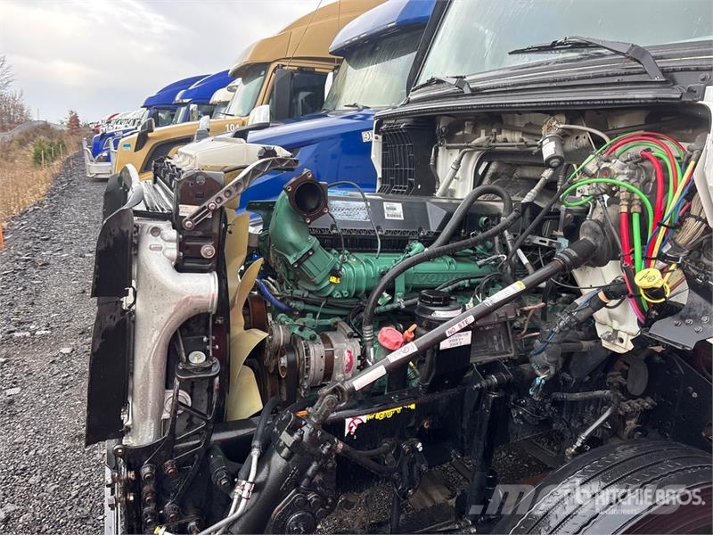 Volvo VNL760 وحدات الجر