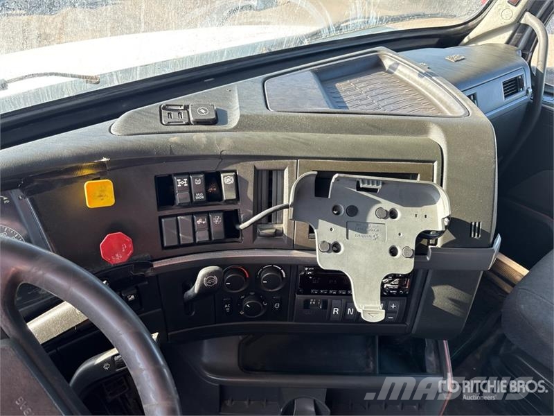 Volvo VNL760 وحدات الجر