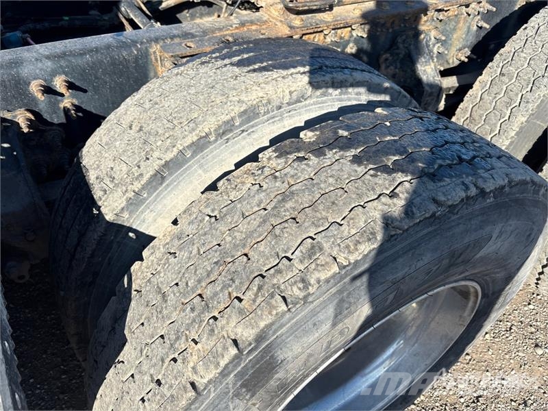 Volvo VNL760 وحدات الجر