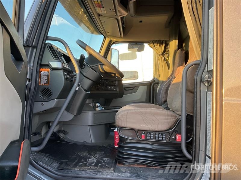 Volvo VNL760 Tegljači