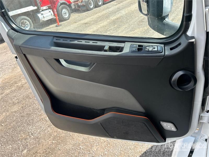 Volvo VNL760 Truck Tractor Units