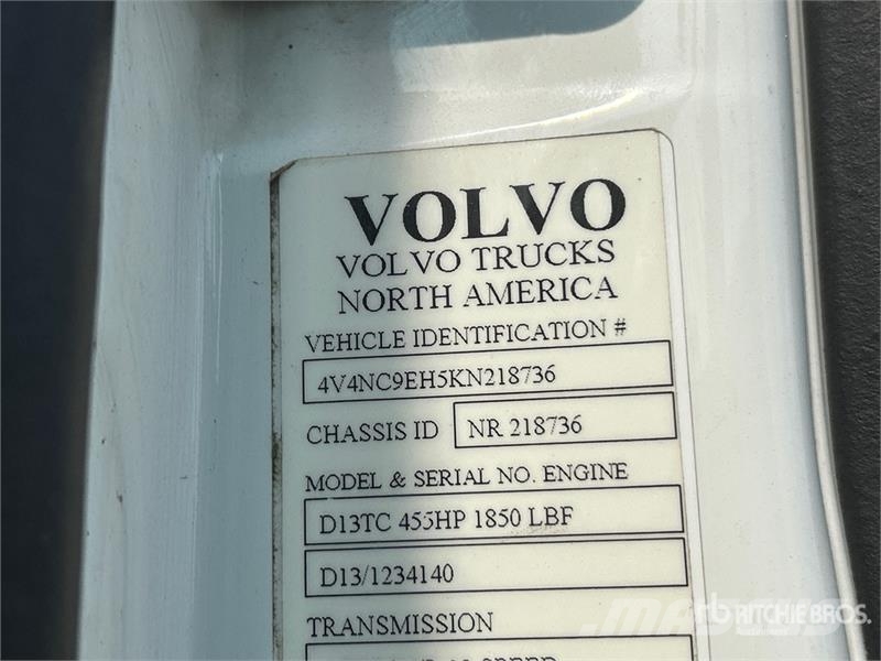 Volvo VNL860 Tractor Units