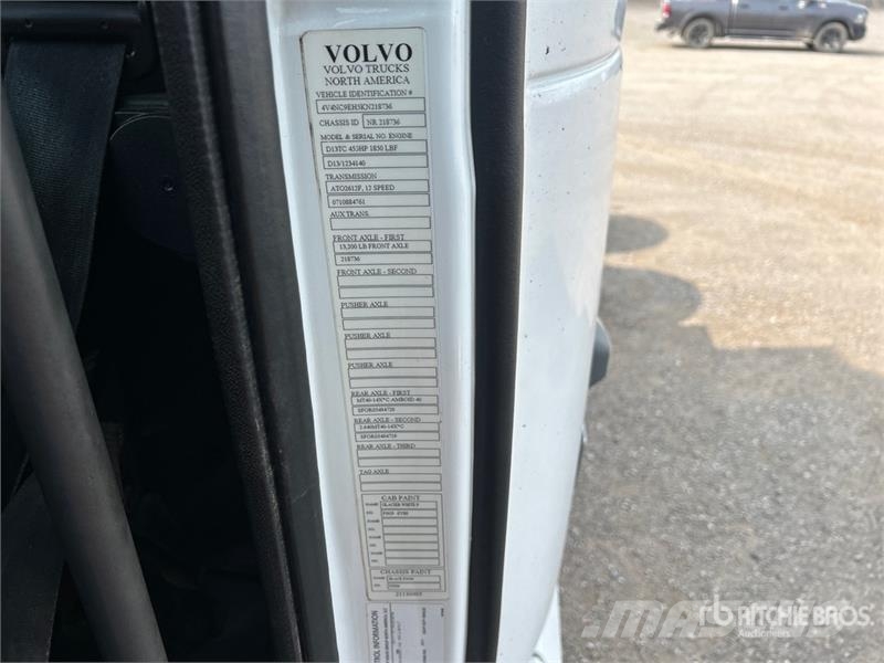 Volvo VNL860 Tractor Units