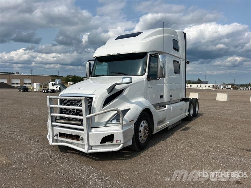 Volvo VNL860 Tractor Units