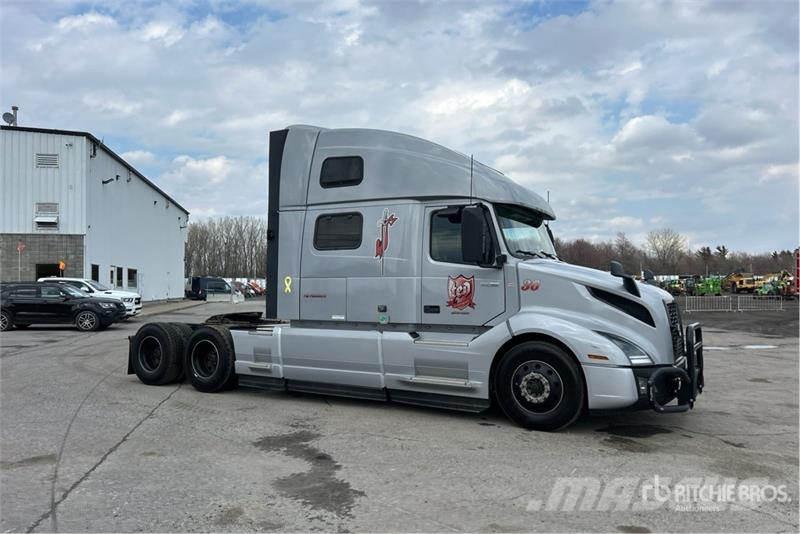 Volvo VNL860 Truck Tractor Units