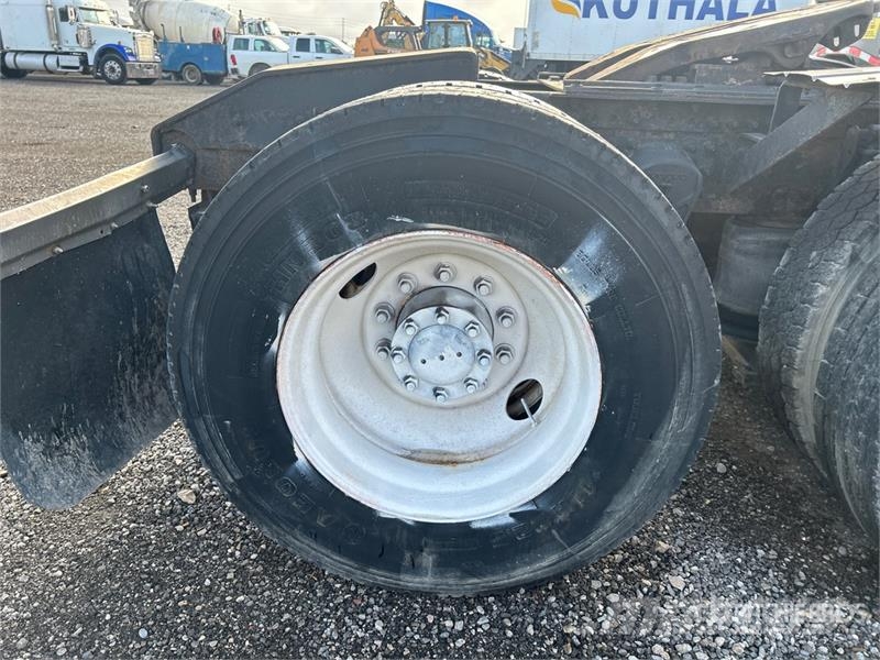Volvo VNM وحدات الجر