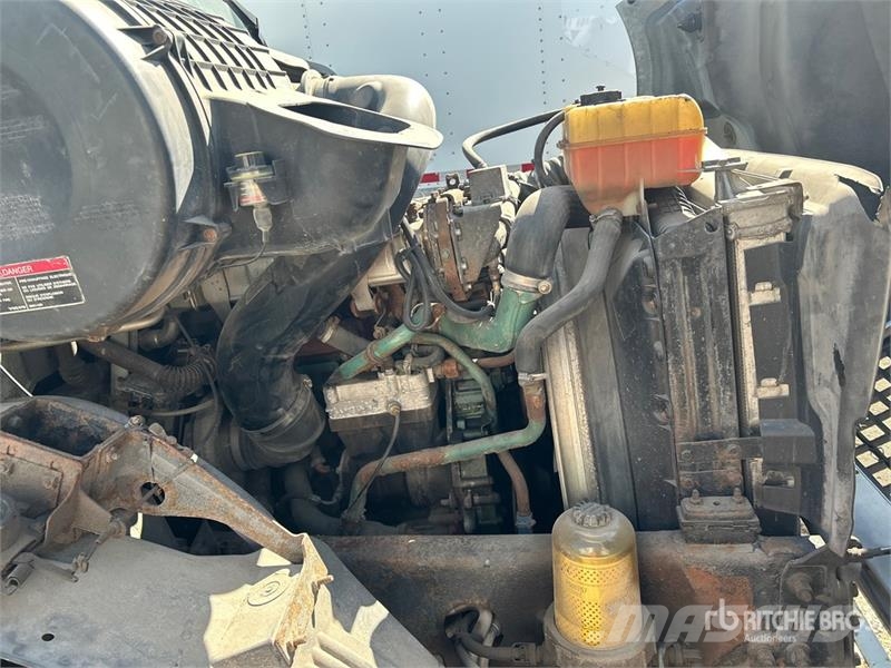 Volvo VNM Тягачі