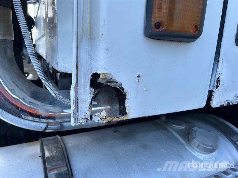 Volvo VNM وحدات الجر