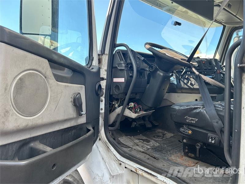 Volvo VNM Тягачі