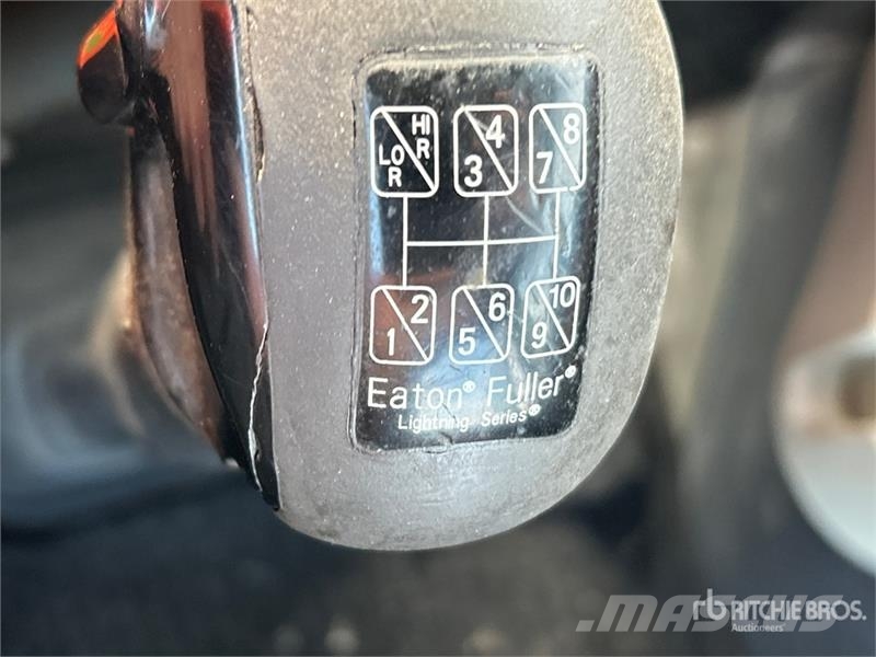 Volvo VNM وحدات الجر