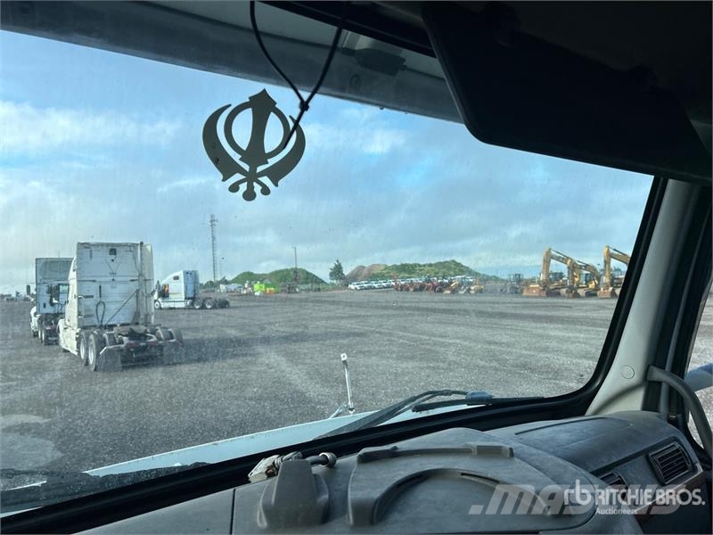 Volvo VNM وحدات الجر