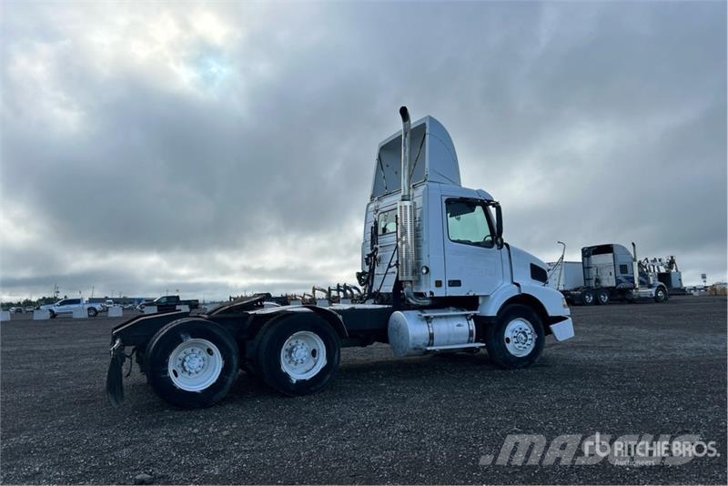 Volvo VNM وحدات الجر