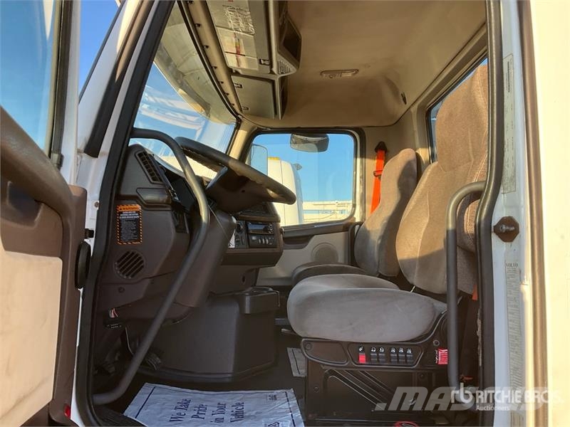 Volvo VNM Vlačilci