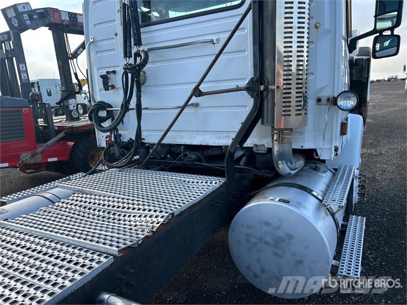 Volvo VNM وحدات الجر