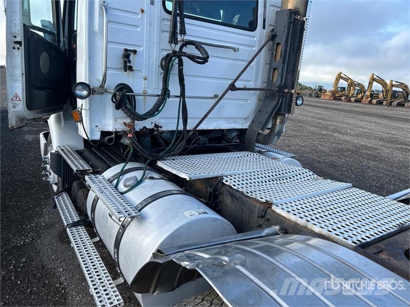 Volvo VNM وحدات الجر