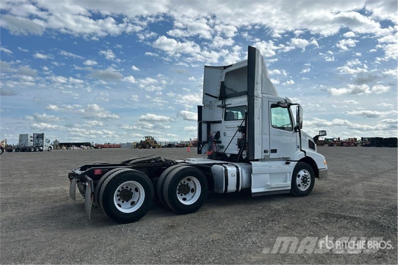 Volvo VNM Sattelzugmaschinen