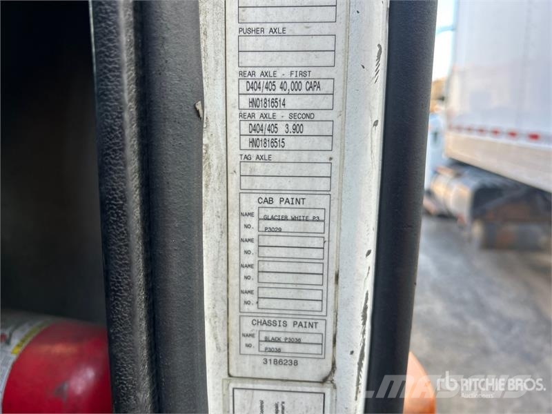 Volvo VNM Тягачі