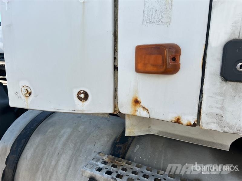 Volvo VNM Тягачі