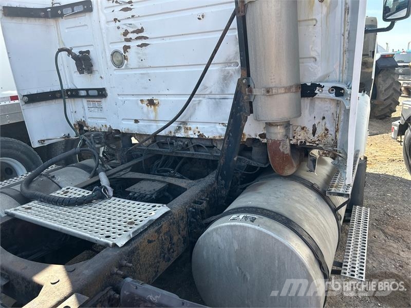 Volvo VNM Тягачі