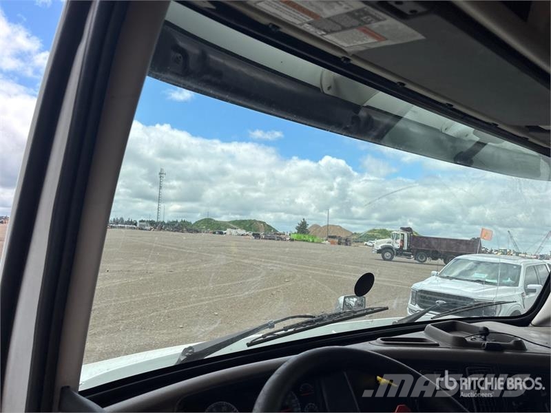 Volvo VNM Tractor Units